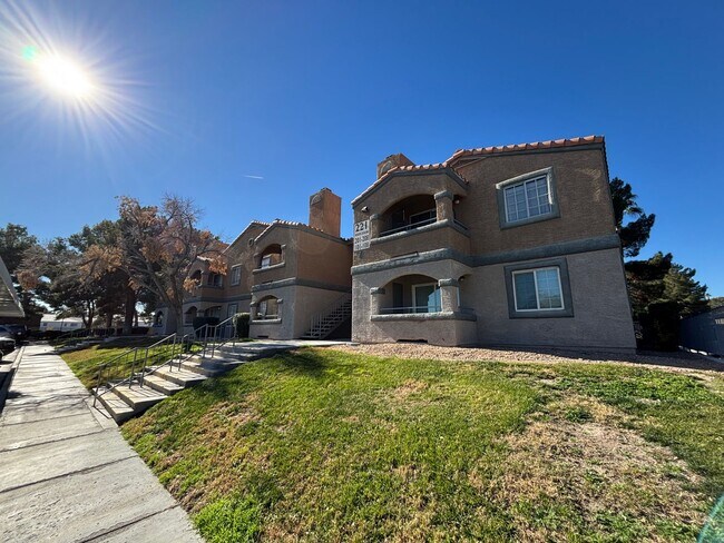 Building Photo - Gorgeous 1Bed/1Bath Fully Furnished 1st Floor Condo located in NW Las Vegas gated Community!