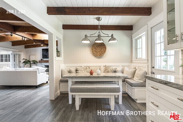 Building Photo - 3908 Las Flores Canyon Rd