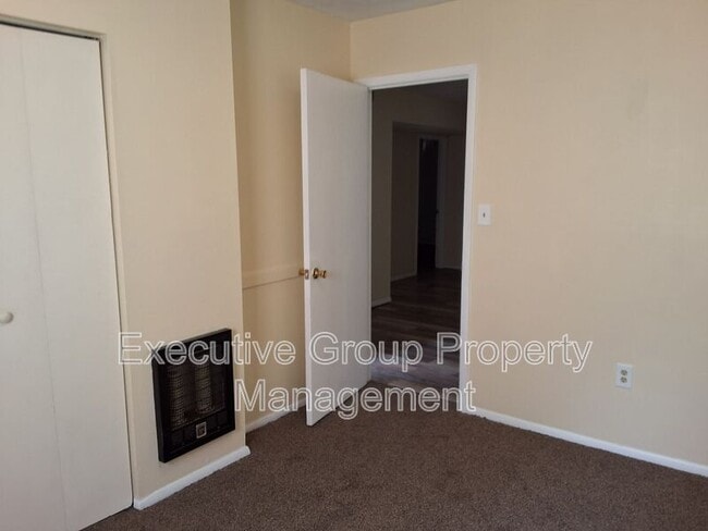 Building Photo - 1190 Lois Ln