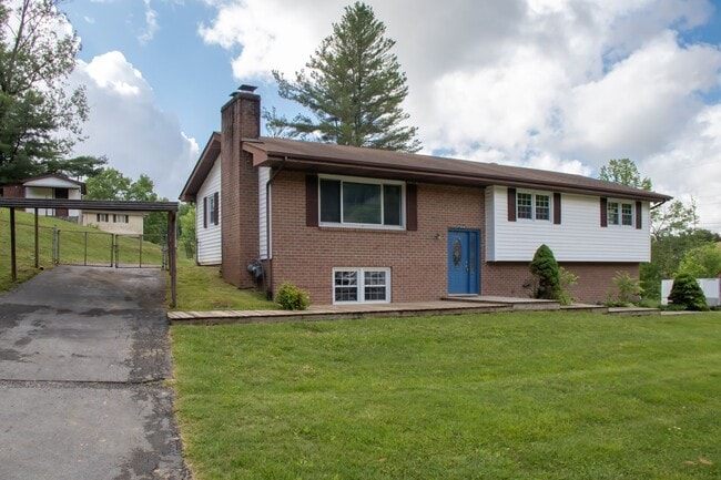 Building Photo - ONE YEAR LEASE WITH POSSIBLE LEASE PURCHAS...