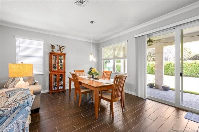Building Photo - 7461 SW Harbor Cove Dr