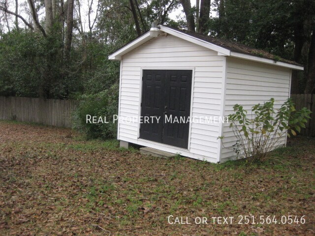 Building Photo - 1505 Deerwood Dr E