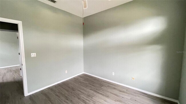 Building Photo - 210 41st St NE