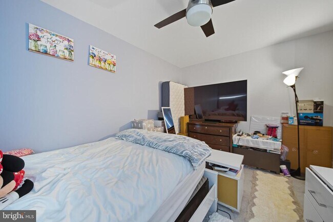 Building Photo - 10305 Montrose Ave