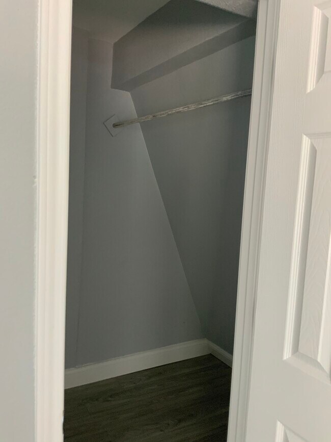 Bedroom 2- walk in closet - 3816 Byers Ave