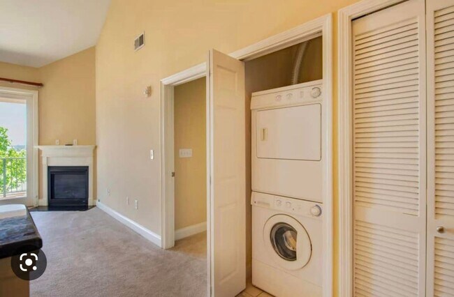 Interior Photo - The Residence At Sandhill