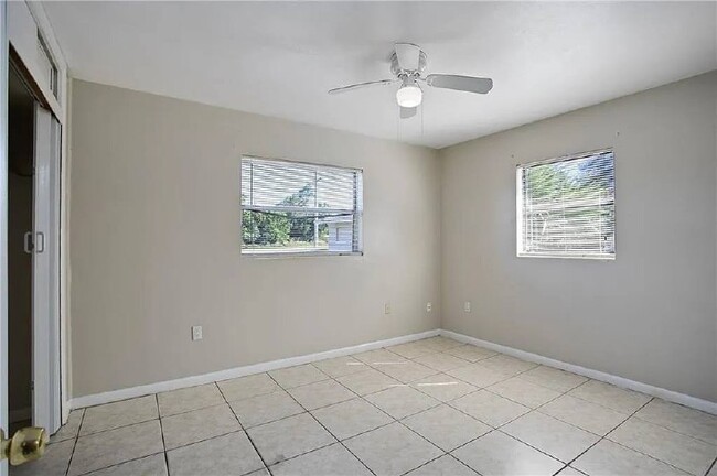Building Photo - 1623 Ferndell Rd