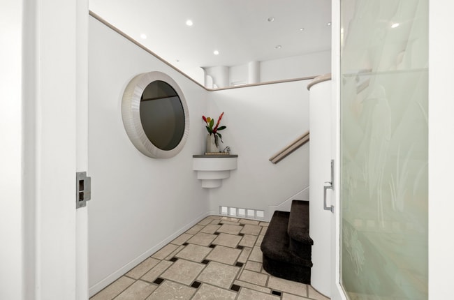 Building Photo - 120 Mast Mall