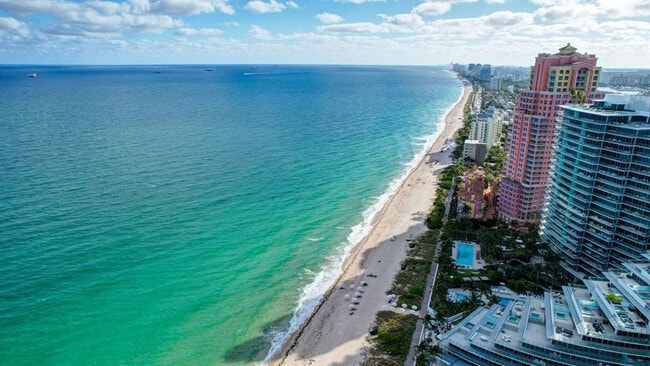 Building Photo - 2400 NE 33rd Ave
