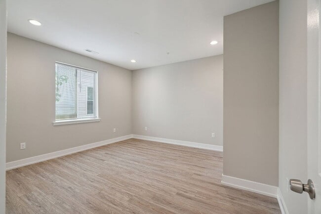 Building Photo - 2612 Annin St