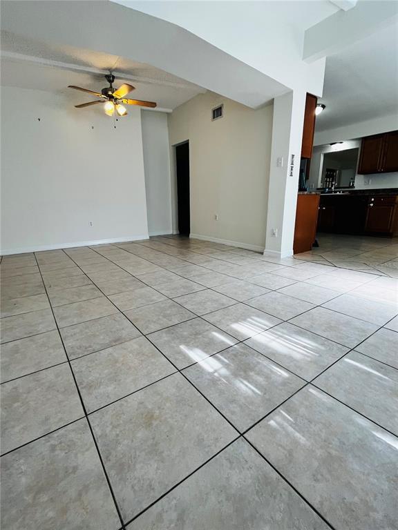 Building Photo - 6710 Kingswood Dr N