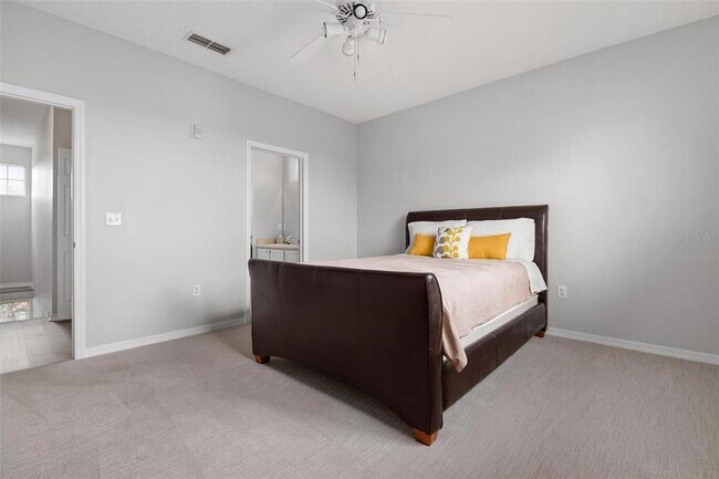 Building Photo - 5681 Bentgrass Dr