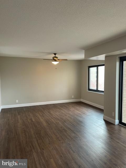 Building Photo - 205 Yoakum Pkwy