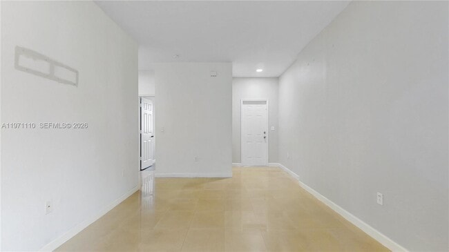 Building Photo - 373 NE 26th Pl