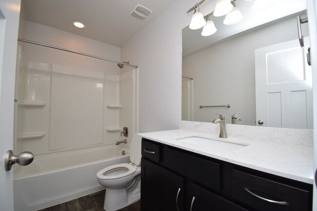 Building Photo - 4 Bed 3.5 Bath Sunny and Spacious South Jordan Corner-Lot Home with Views!