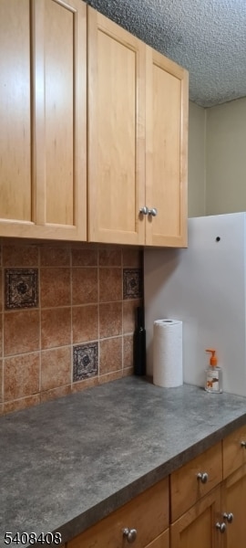 Building Photo - 28 W Elizabeth Ave