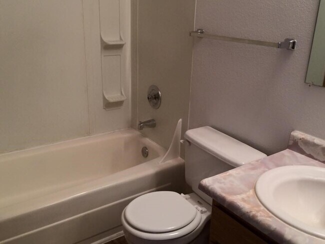 Building Photo - 500 Tucker Ave