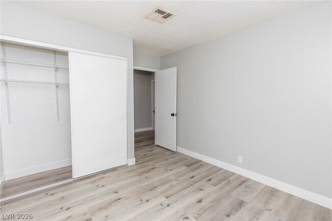 Building Photo - 3151 N Soaring Gulls Dr