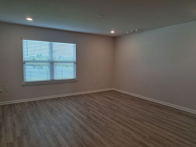 Building Photo - 6541 Slabinski Ln