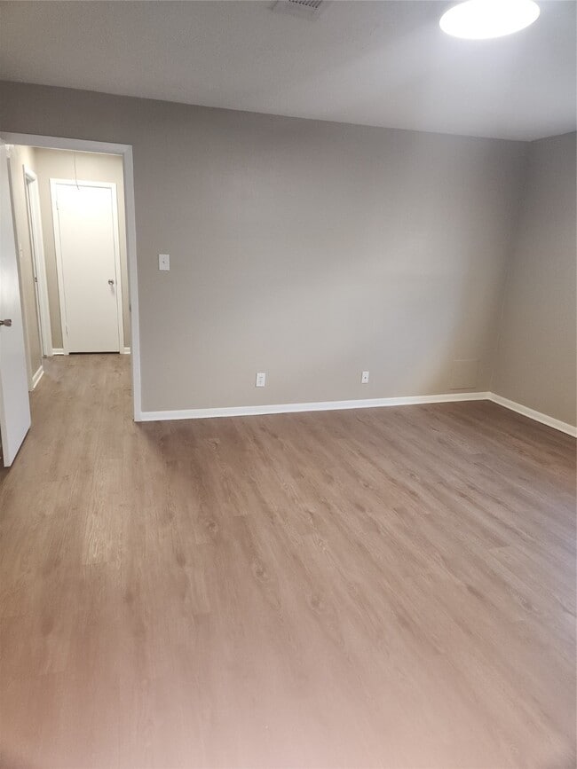 Building Photo - 23918 Beaverwood Dr