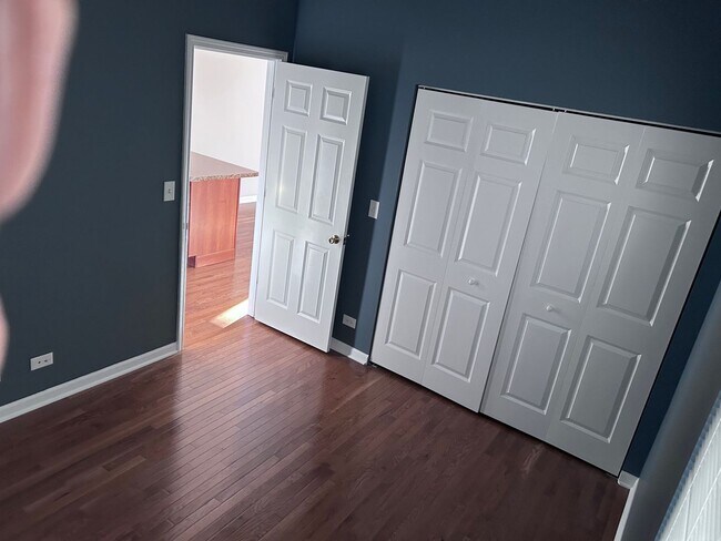 Building Photo - 1819 N Washtenaw Ave