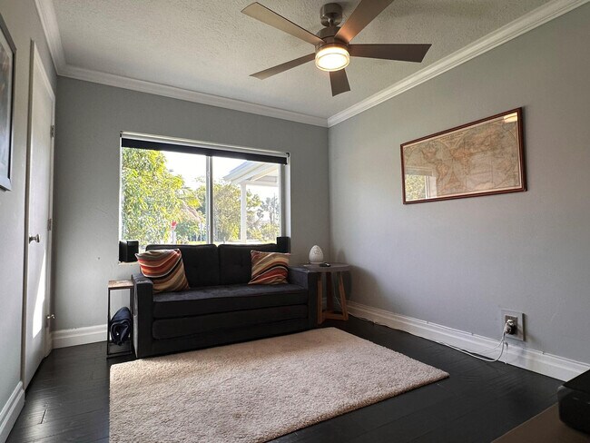 Building Photo - 525 NE 27th St