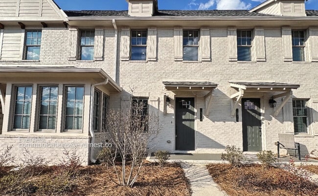 Building Photo - Charming 3BR/3BA Hoover Home with Fenced-In Yard & Modern LVP Flooring