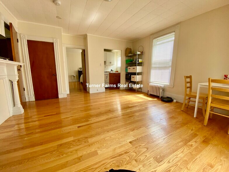 Primary Photo - 381 Harvard St