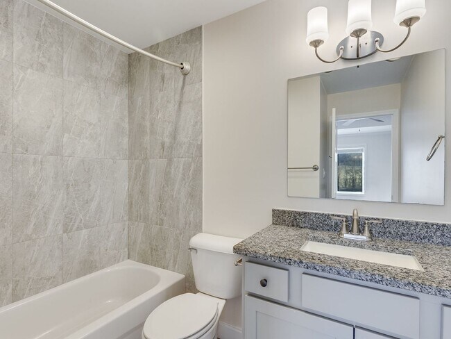 Building Photo - 3 BR Townhome