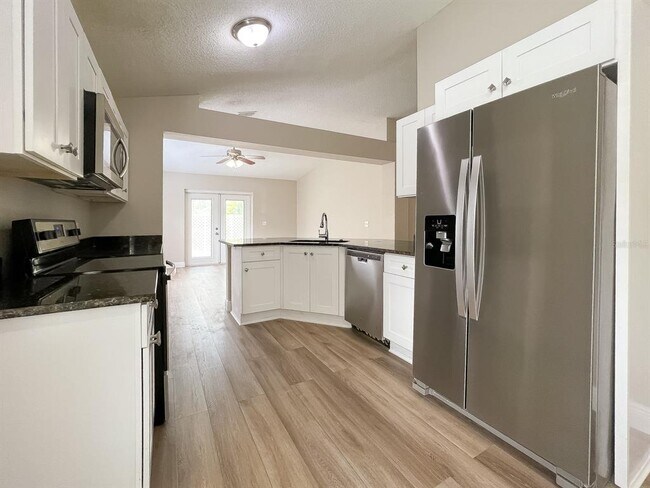 Building Photo - 522 Grand Royal Cir