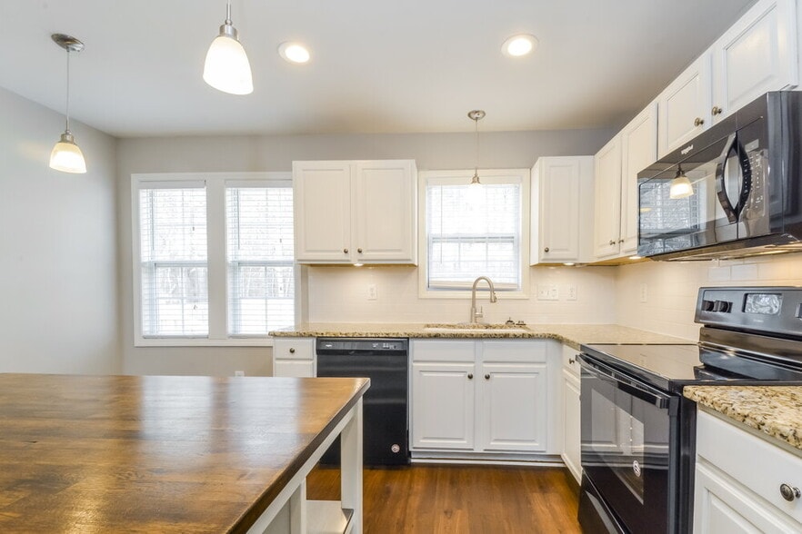 Building Photo - 1433 East Stone Arch Drive