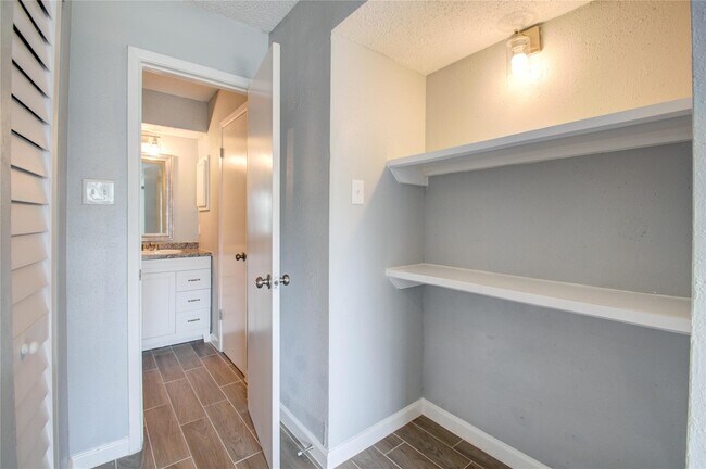 Building Photo - 810 Dunson Glen Dr