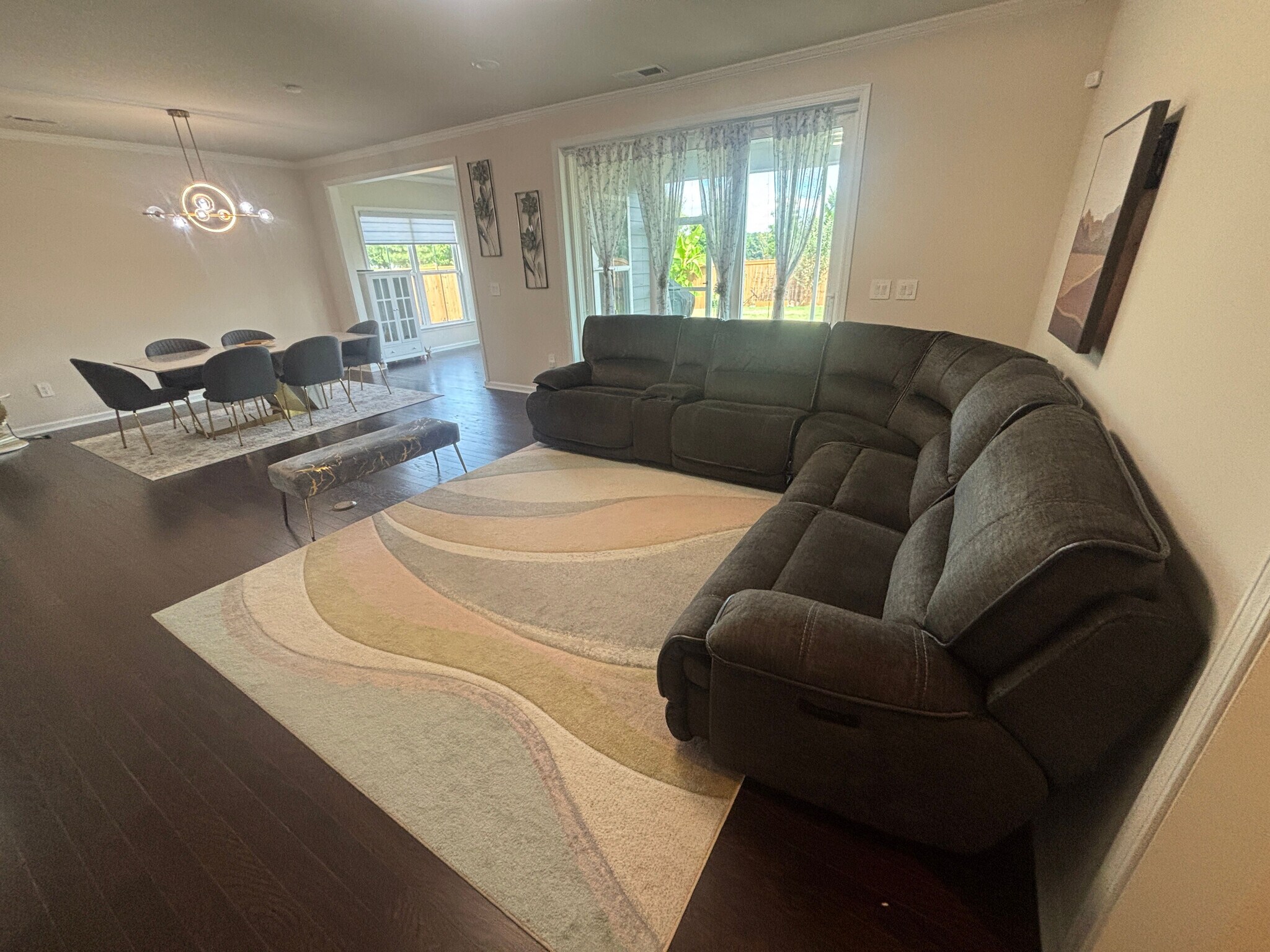 Building Photo - Room in House on Aintree Ave