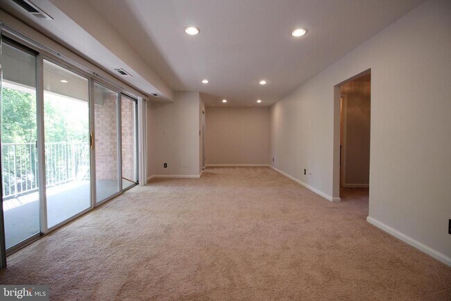 Building Photo - 2833 Kalmia Lee Ct
