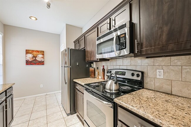 Building Photo - 2255 Braeswood Park Dr