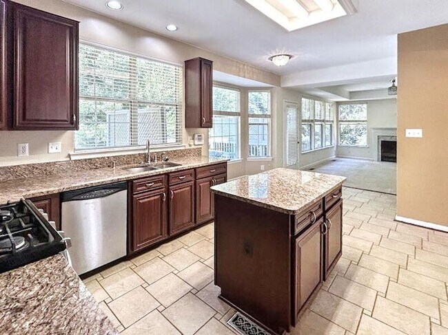 Building Photo - 3704 Thomasson Crossing Dr