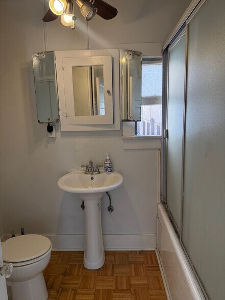 Building Photo - 731 Cochran Ave