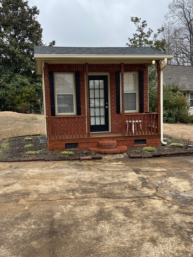 Building Photo - Gorgeous Home in Great Neighborhood