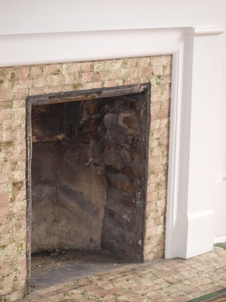 Building Photo - 206 State St