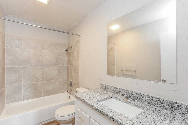 Building Photo - 8714 Miami Dr