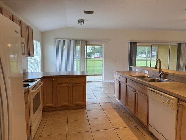 Building Photo - 4304 SW 54th Ct