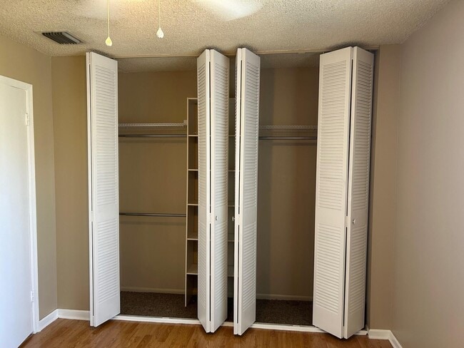 Building Photo - 139 Sparrow Dr