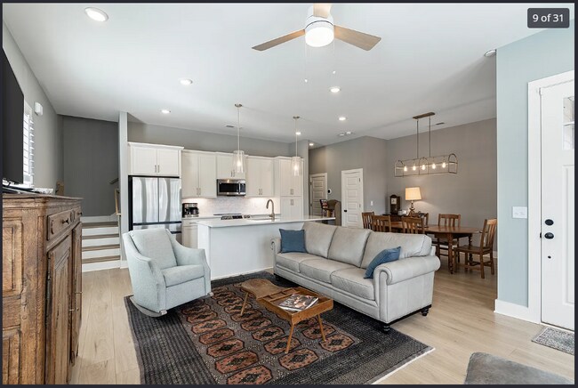 Building Photo - 4784 Arden Wy