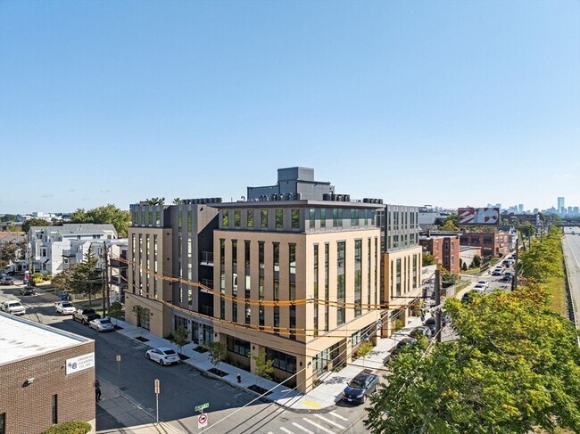 Building Photo - 100 Lincoln St
