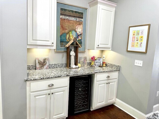 Building Photo - 5180 Myrtle Trail Dr