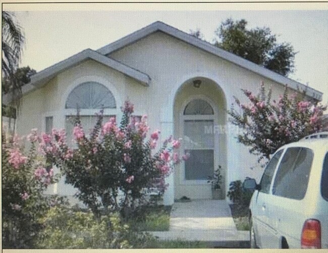 Building Photo - 513 Seasons Ct