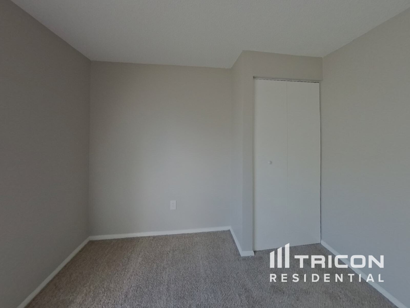 Building Photo - 305 Minneola Dr