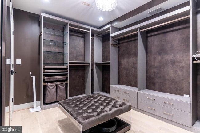 Building Photo - 1631 Montello Ave NE