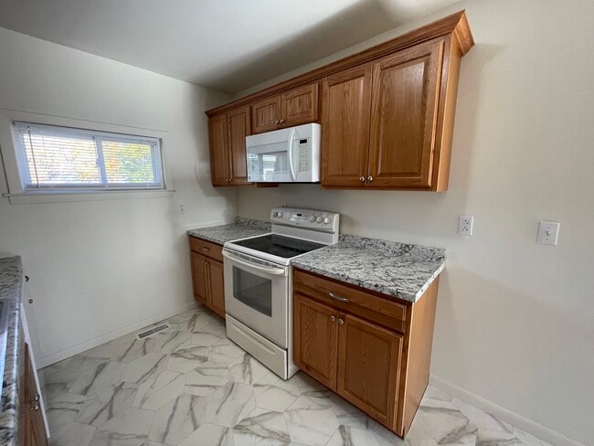 Building Photo - 307 Penn Ave