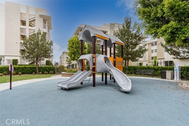 Building Photo - 5533 Palm Dr
